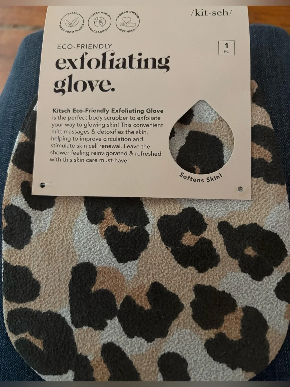 Kitsch Exfoliating Glove - Black, Cream, Tan